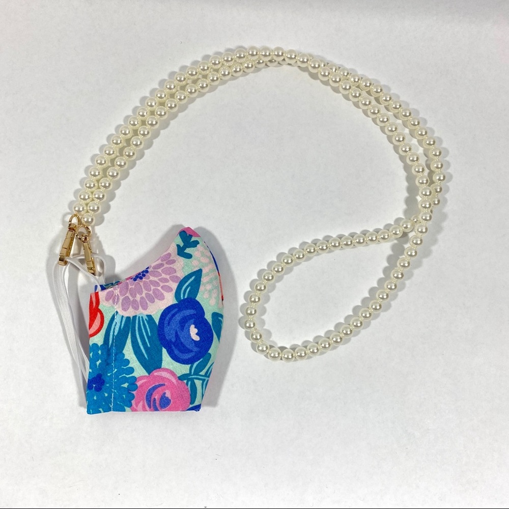 Pearl‎ mask lanyard